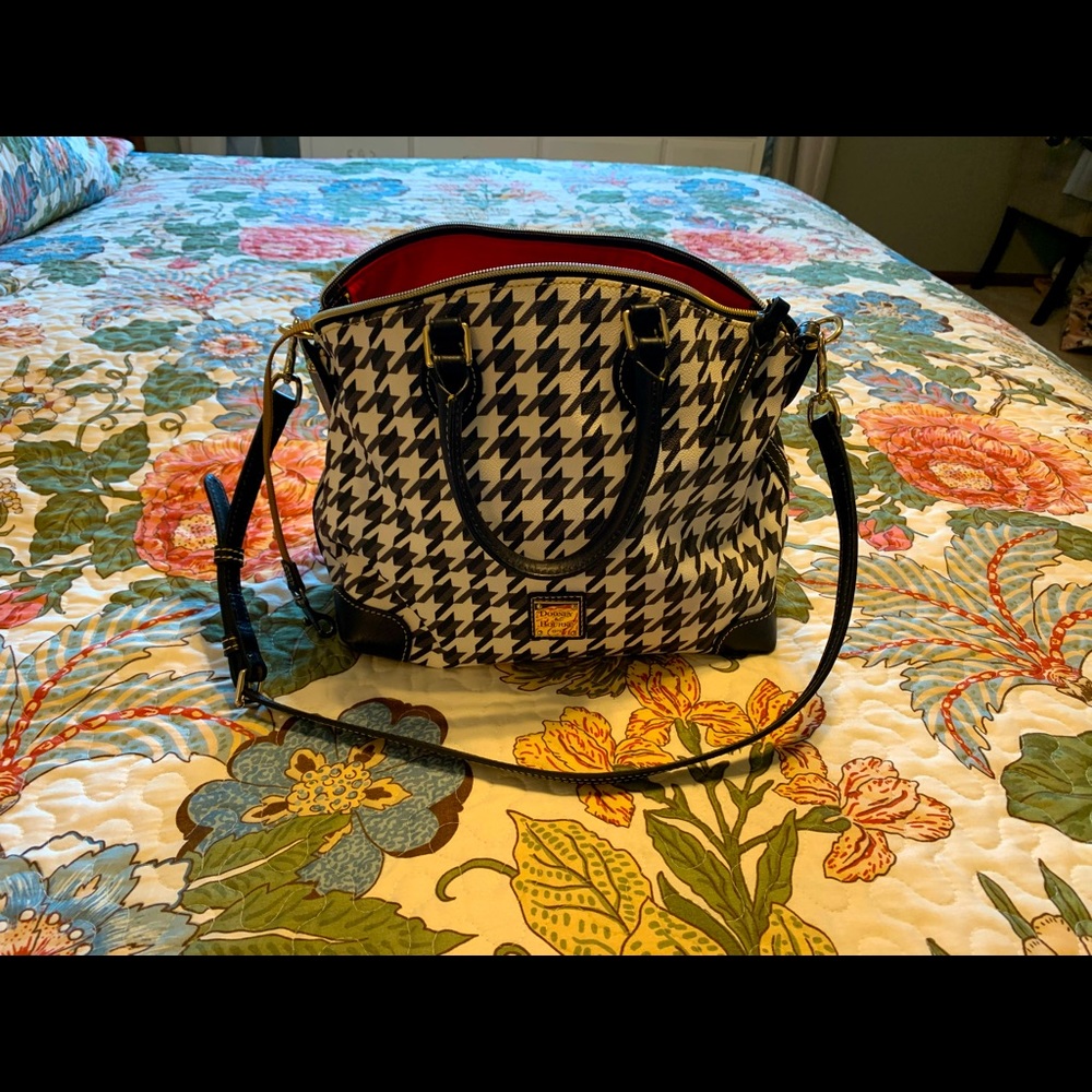 Medium Dooney & Bourke Shoulder Bag